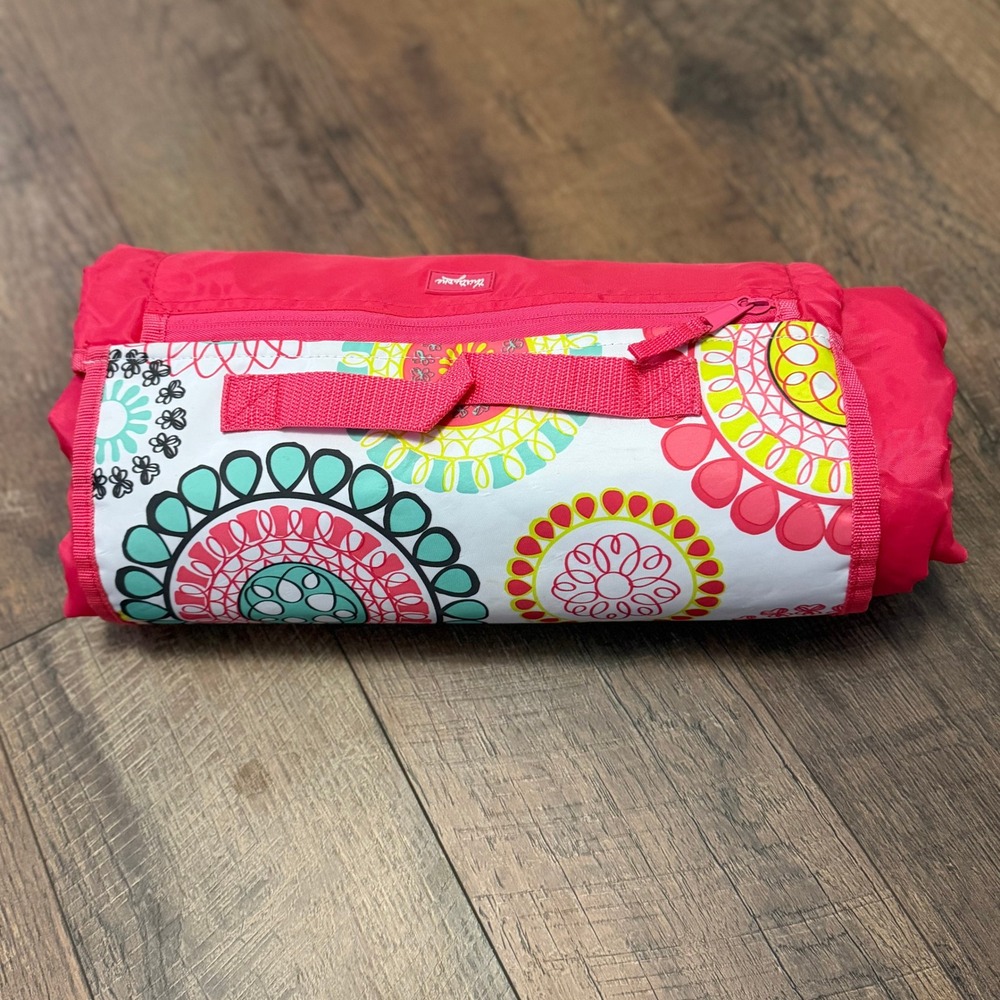 Thirty-One About Town Picnic Sports Beach Blanket Citrus Medallion Pink